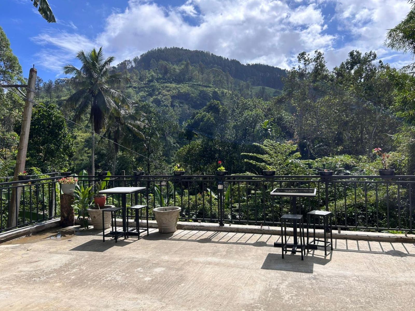 Hotel Ella Thenulya Extérieur photo