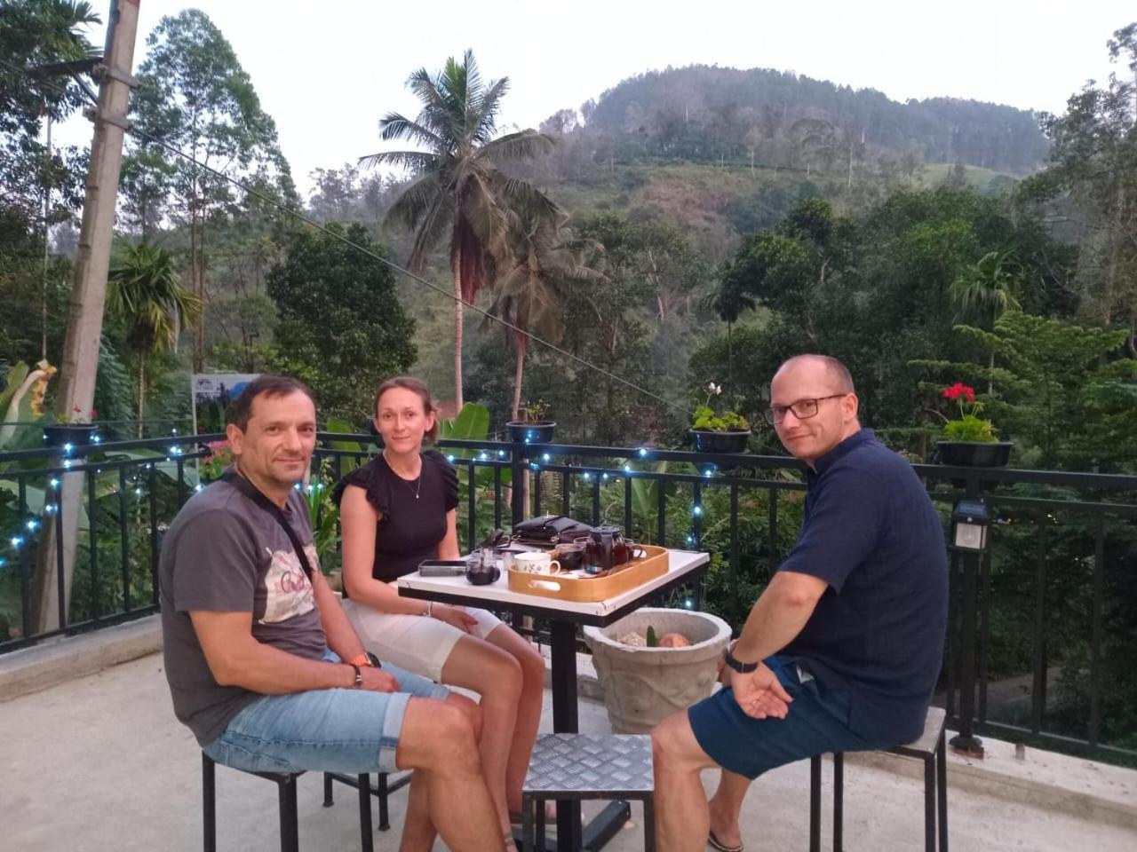 Hotel Ella Thenulya Extérieur photo